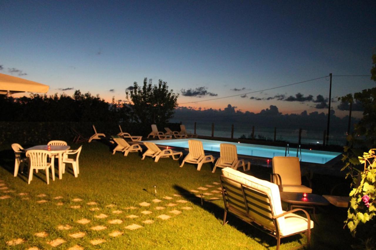 Antico Casale Bed & Breakfast Gioiosa Marea Dış mekan fotoğraf